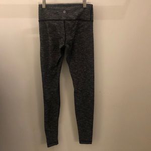 lululemon athletica Pants - Lululemon black and white legging, sz 4, 71279 lululemon athletica Pants - Lululemon black and white legging, sz 4, 71279